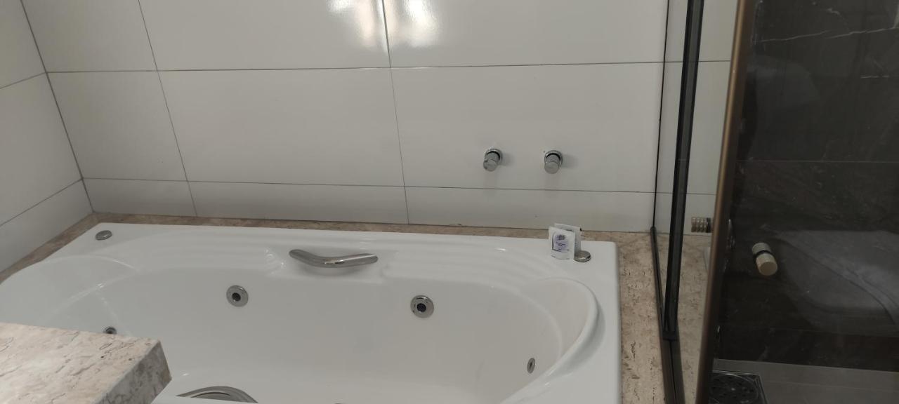 Hotel Esmeralda Verde Teófilo Otoni Kültér fotó